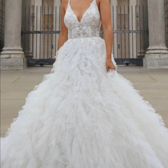 Martina Liana Bridal Gown - Picture 1 of 5